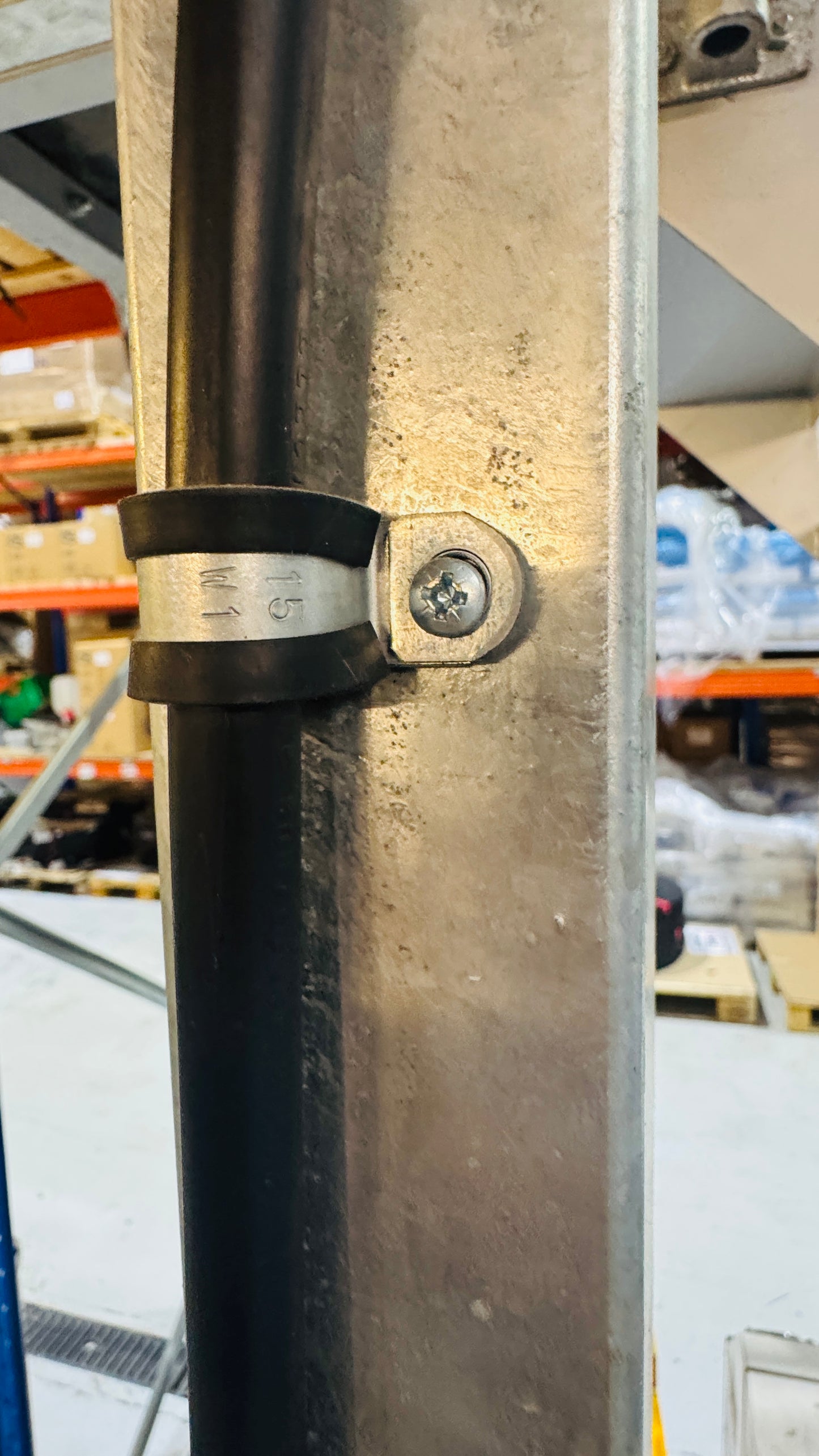 Mikalor | DIN 3016 P kapcsok | 12 mm széles gumibélésű | W1 acélszalag Maximális átmérő: 5,0 mm (0,20 hüvelyk) – HCL Fasteners EU – 7. kép