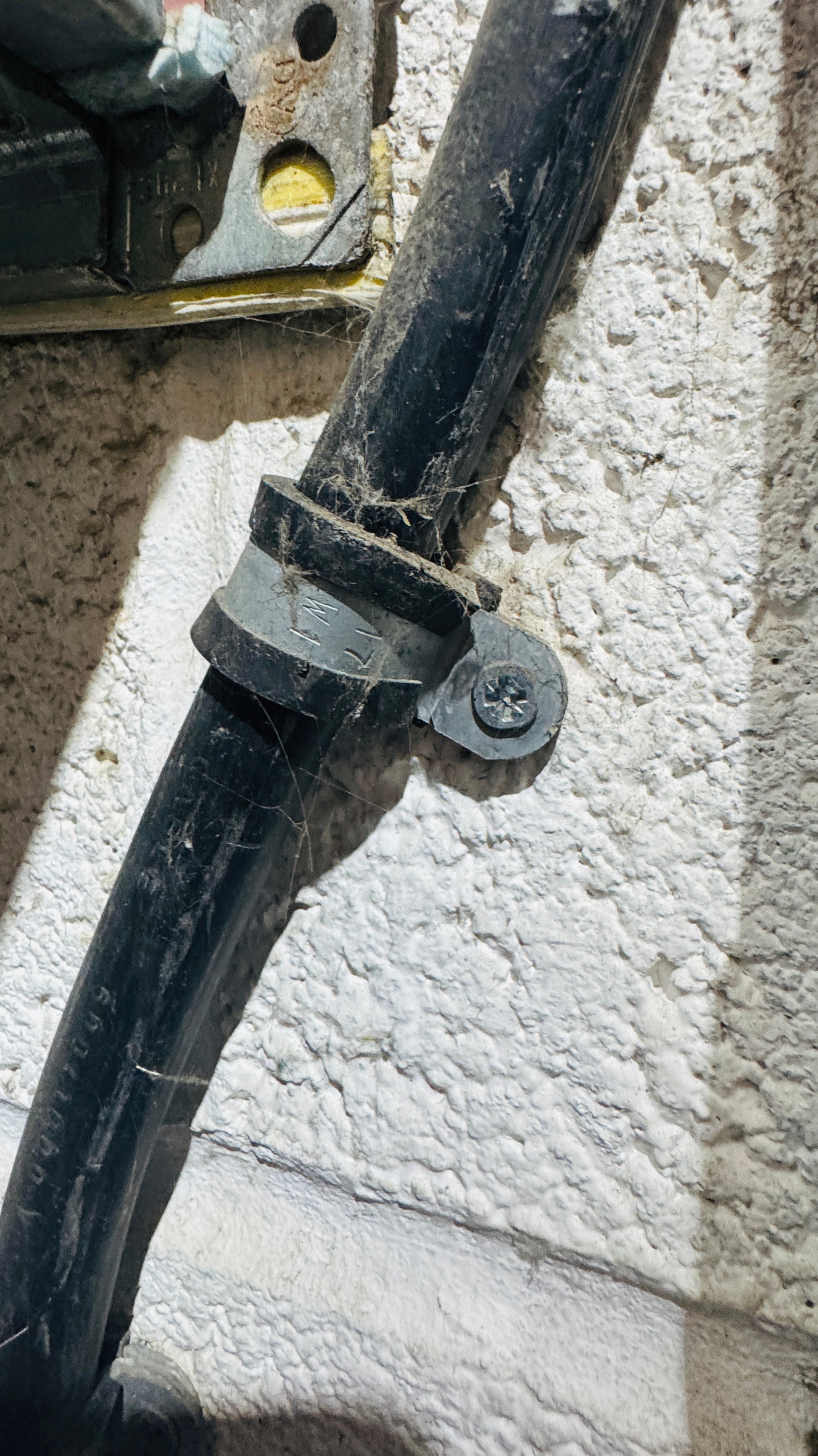 Mikalor | DIN 3016 P Clip | 12mm Wide Rubber Lined | W1 Zinc Plated Steel Band Max Dia: 5.0mm (0.20in) - HCL Fasteners EU - Image 6